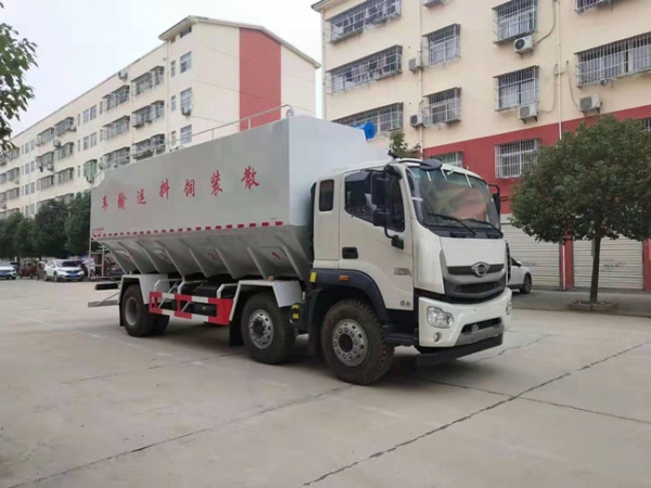 福田時(shí)代小三軸液壓34方國(guó)六散裝飼料運(yùn)輸車(chē)湖北廠家直銷(xiāo)